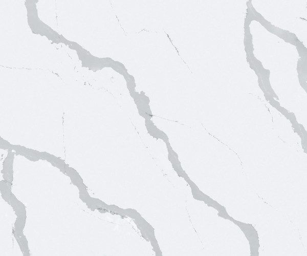 Närbild på kvartskompositen Bianco Calacatta med tydliga grå ådringar